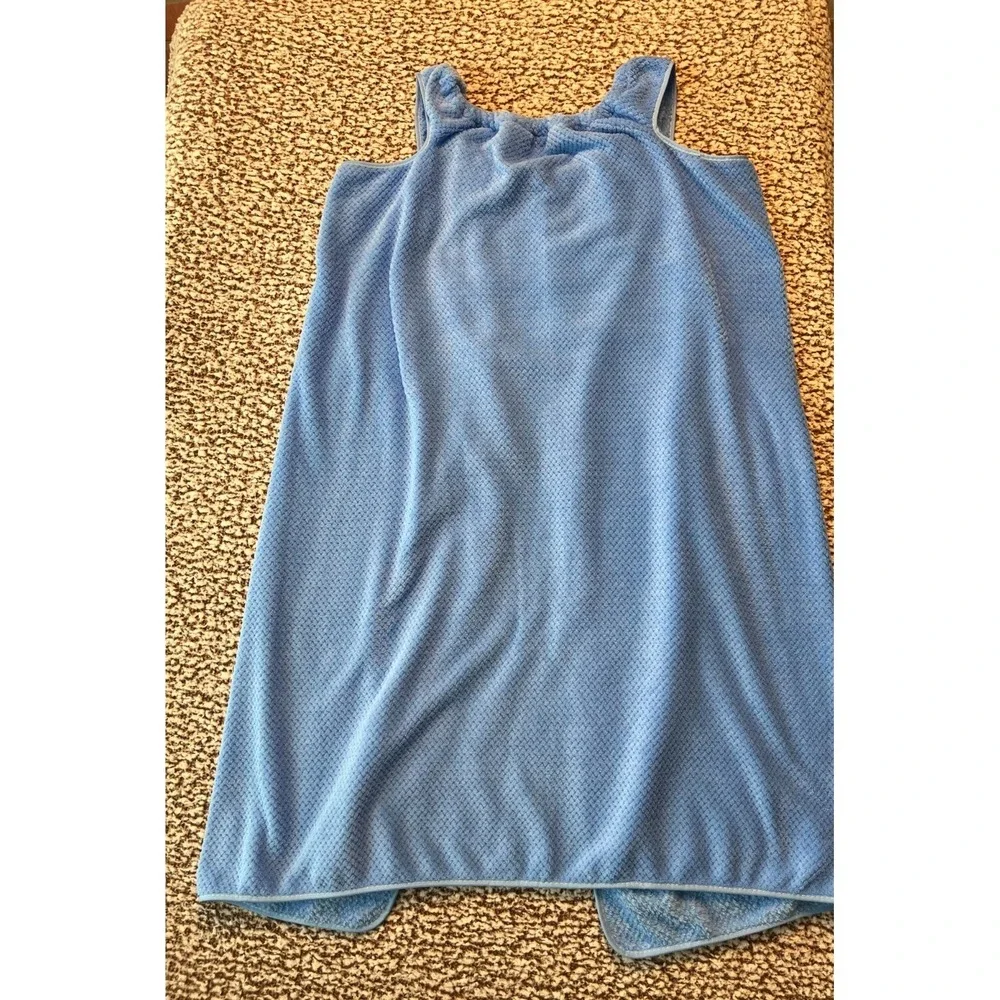 Ultra Soft Blue Wearable Towel Dress – Adult Pool & Bath Robe 130x100cm Daisy
